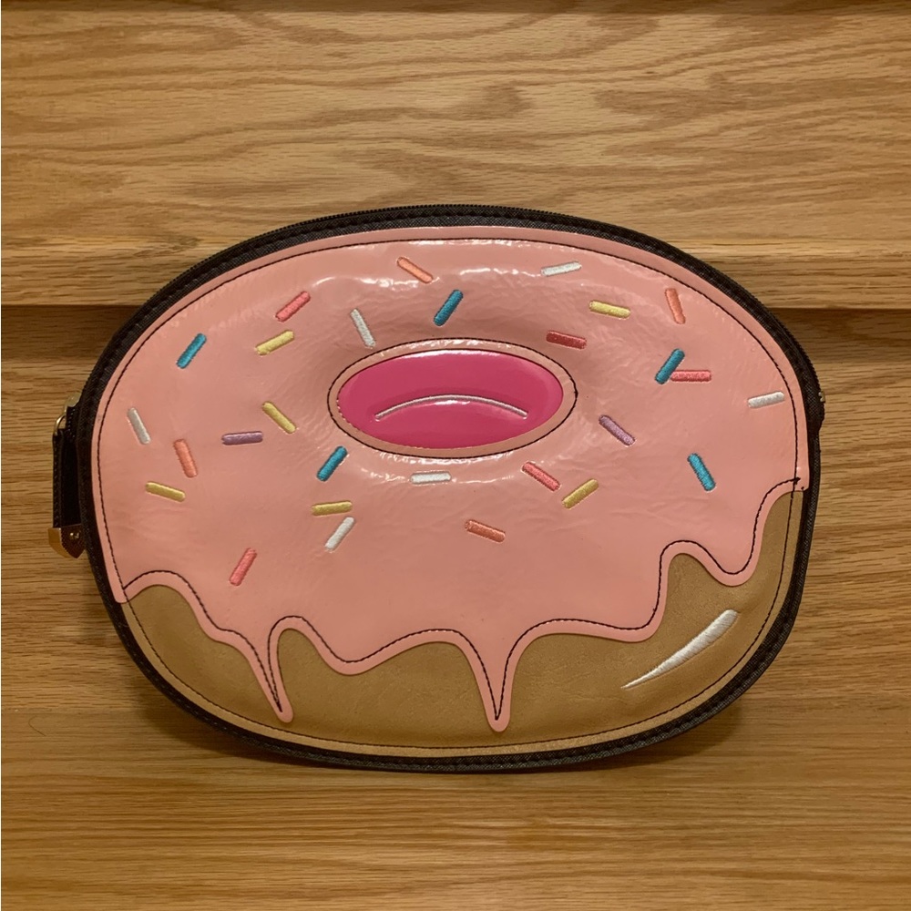 Donut Clutch